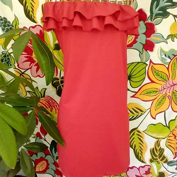 Dress Ruffled strapless dress - Picture 5 of 8